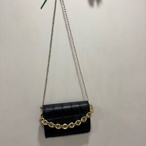 Elegant Black Quilted Chain Bag